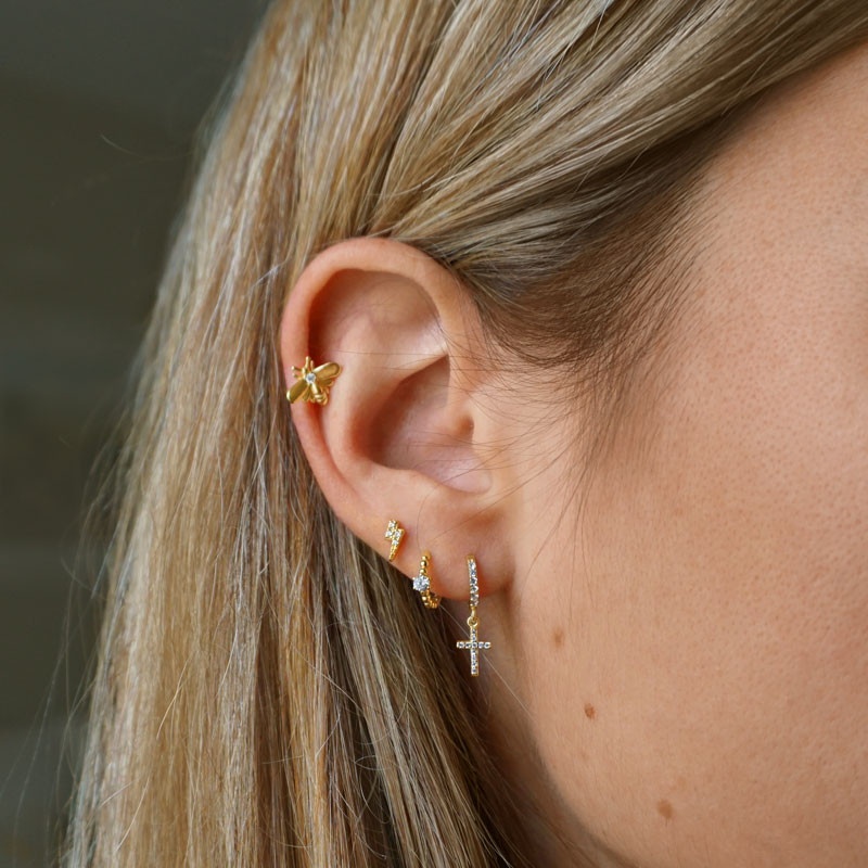 Pendiente rayo circonitas oro 2