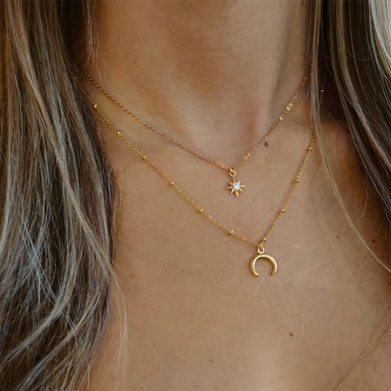 Colgante media luna oro 2