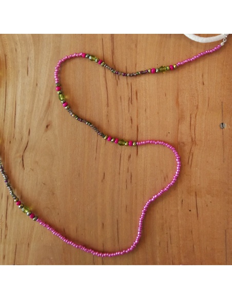 cuelga mascarillas abalorios