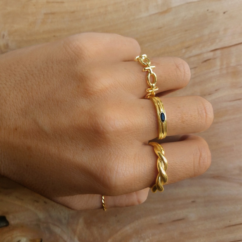 anillo circonita negra oro 2