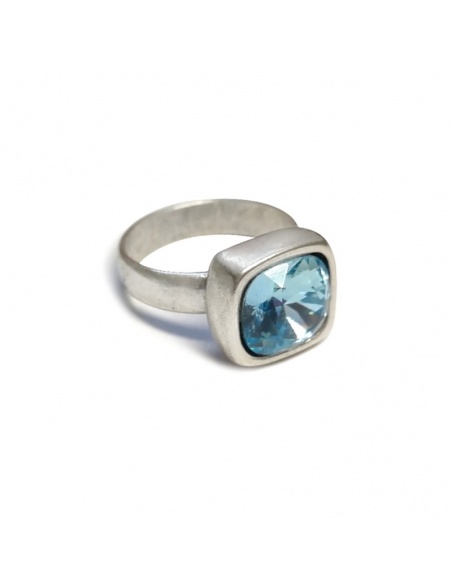 Anillo con cristal de swarovski azul claro cuadrado bañado en plata
