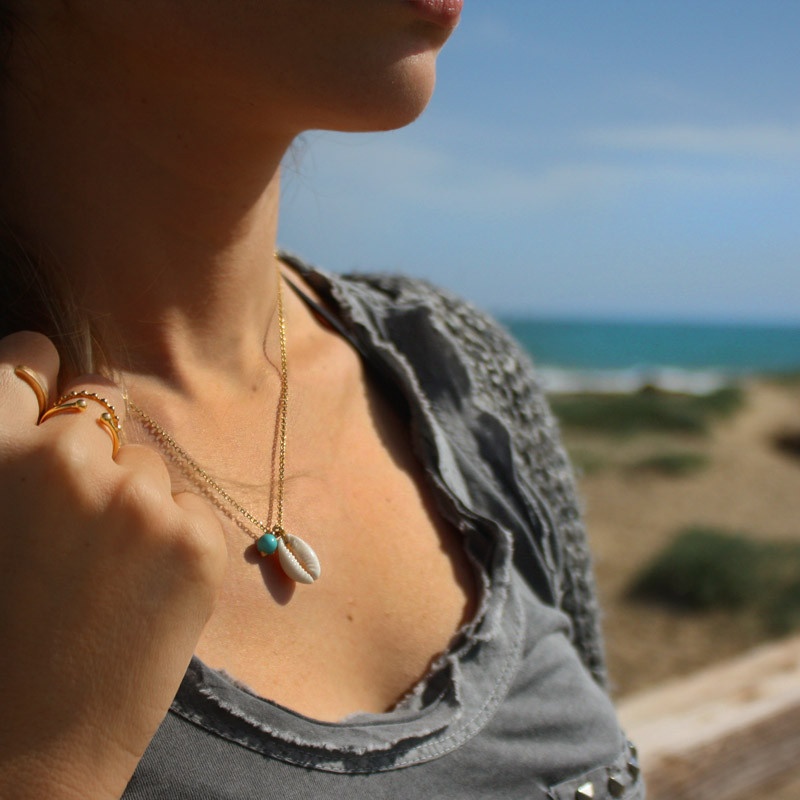 Collar concha plata bañada en oro 2